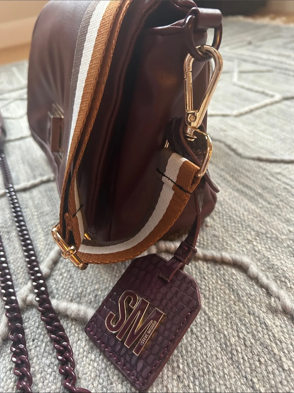 Steve Madden Burgundy Vegan Leather Crossbody/Shoulder Bag w 2 Removable Straps